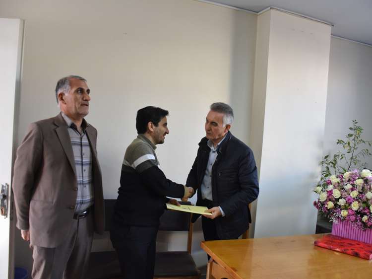 تعهد و فداکاری کارکنان دامپزشکی در خط مقدم خدمات‌رسانی و امنیت غذایی جامعه ستودنی است