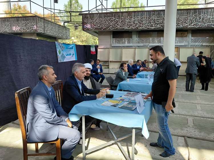 حضور مدیرکل دامپزشکی استان تهران در میز خدمت نماز عبادی - سیاسی جمعه دانشگاه تهران