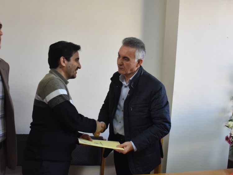 تعهد و فداکاری کارکنان دامپزشکی در خط مقدم خدمات‌رسانی و امنیت غذایی جامعه ستودنی است