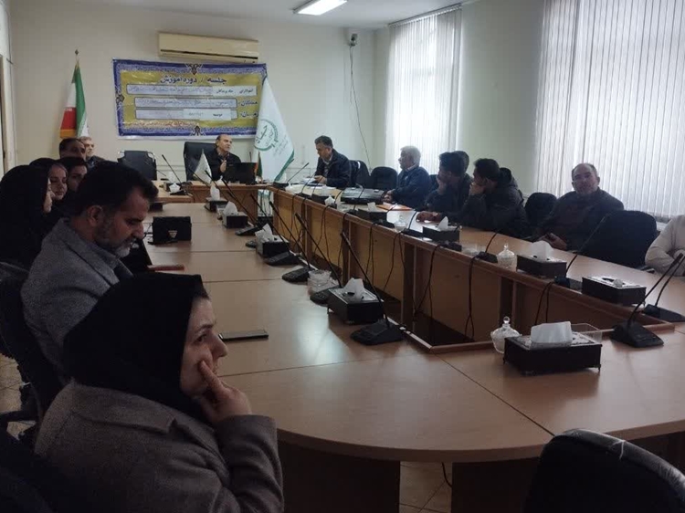 کلاس آموزشی پیشگیری وکنترل بیماری آنفلوآنزای فوق حاد پرندگان درشهرستان ورامین برگزار شد